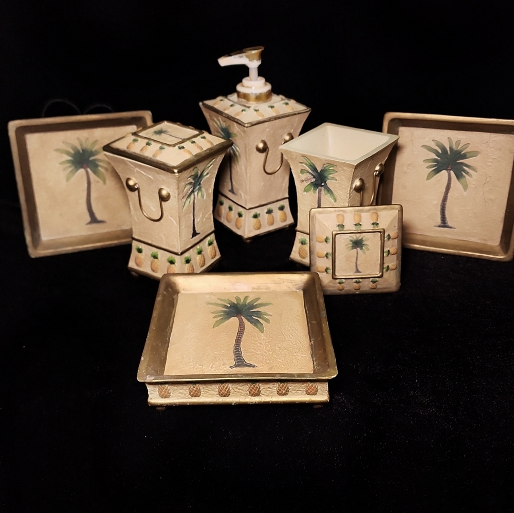 Vint/Mint 8pc Etched Palm Tree w/gold trim + name brand + heavy in weight